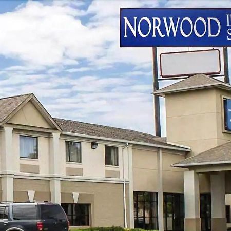 Norwood Inn & Suites コロンバス エクステリア 写真